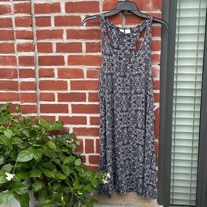 ARTISANS NY floral women’s sleepingwear size L